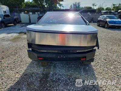 Piąte zdjęcie samochodu w środku: 2026 TESLA CYBERTRUCK VIN:7G2CEGEC6TA082195 - miniatura