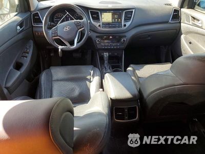 Zdjęcie 8 z 12 samochodu: 2017 HYUNDAI TUCSON LIMITED VIN:KM8J33A25HU416171 - miniatura
