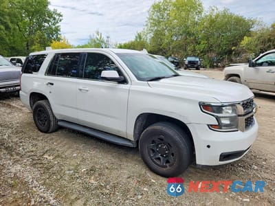 Czwarte zdjęcie samochodu z boku: 2018 CHEVROLET TAHOE POLICE VIN:1GNLCDEC7JR229262 - miniatura