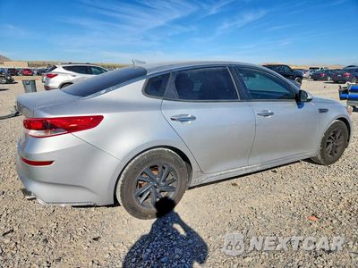 Trzecie zdjęcie samochodu z tyłu: 2019 KIA OPTIMA LX VIN:5XXGT4L39KG343118 - miniatura
