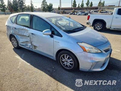 Czwarte zdjęcie samochodu z boku: 2013 TOYOTA PRIUS V THREE VIN:JTDZN3EU7D3240169 - miniatura