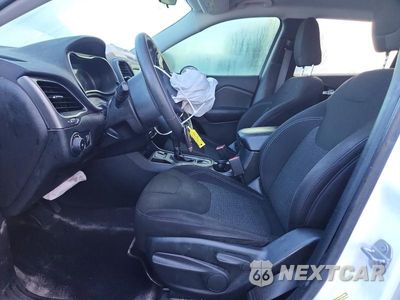 Zdjęcie 7 z 13 samochodu: 2019 JEEP CHEROKEE LATITUDE VIN:1C4PJLCBXKD297171 - miniatura