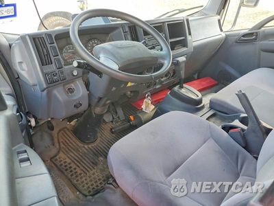 Zdjęcie 8 z 13 samochodu: 2021 ISUZU NPR HD BOX TRUCK VIN:54DC4W1D9MS206669 - miniatura