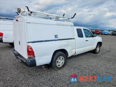 Trzecie zdjęcie samochodu z tyłu: 2015 TOYOTA TACOMA BASE VIN:5TFTX4CN1FX057007 - miniatura