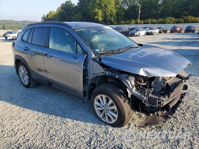 Czwarte zdjęcie samochodu z boku: 2024 TOYOTA COROLLA CROSS LE VIN:7MUBAAAG9RV090045 - miniatura