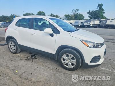 Czwarte zdjęcie samochodu z boku: 2018 CHEVROLET TRAX LS VIN:3GNCJKSB0JL392039 - miniatura