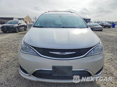 Piąte zdjęcie samochodu w środku: 2017 CHRYSLER PACIFICA TOURING L VIN:2C4RC1BG0HR553652 - miniatura
