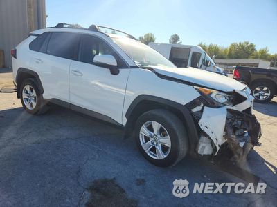 Czwarte zdjęcie samochodu z boku: 2019 TOYOTA RAV4 XLE VIN:JTMW1RFV1KD506754 - miniatura