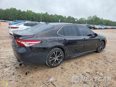 Trzecie zdjęcie samochodu z tyłu: 2020 TOYOTA CAMRY SE VIN:4T1G11AK2LU995150 - miniatura