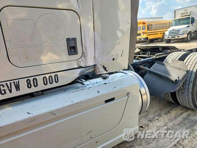 Zdjęcie 14 z 14 samochodu: 2016 MACK CXU613 SEMI TRUCK VIN:1M1AW21Y0GM058065 - miniatura