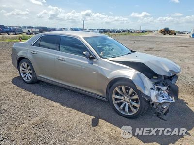 Czwarte zdjęcie samochodu z boku: 2014 CHRYSLER 300 VIN:2C3CCAAG0EH175443 - miniatura