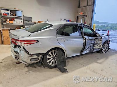 Trzecie zdjęcie samochodu z tyłu: 2020 TOYOTA CAMRY LE VIN:4T1C11AK1LU330786 - miniatura