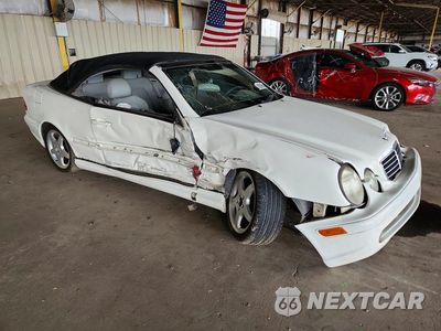 Czwarte zdjęcie samochodu z boku: 2002 MERCEDES-BENZ CLK 430 VIN:WDBLK70G12T120936 - miniatura