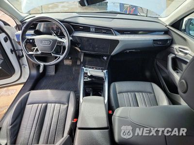 Zdjęcie 8 z 12 samochodu: 2024 AUDI Q8 E-TRON PREMIUM PLUS VIN:WA15AAGE7RB032210 - miniatura