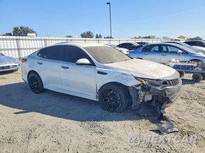 Czwarte zdjęcie samochodu z boku: 2019 KIA OPTIMA LX VIN:5XXGT4L34KG344371 - miniatura