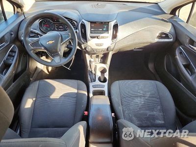 Zdjęcie 8 z 12 samochodu: 2018 CHEVROLET CRUZE LS VIN:1G1BC5SM6J7210648 - miniatura