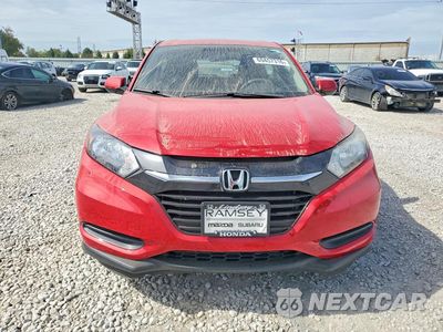 Piąte zdjęcie samochodu w środku: 2017 HONDA HR-V LX VIN:3CZRU6H38HM705029 - miniatura