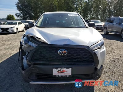 Piąte zdjęcie samochodu w środku: 2022 TOYOTA COROLLA CROSS L VIN:7MUAAABG2NV002926 - miniatura