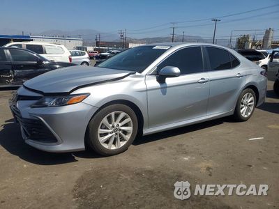 2024 TOYOTA CAMRY LE 4T1C11AK8RU255416 - główne zdjęcie licytacji z USA - miniatura