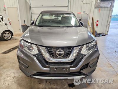 Piąte zdjęcie samochodu w środku: 2018 NISSAN ROGUE S VIN:JN8AT2MVXJW300323 - miniatura