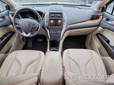 Zdjęcie 8 z 12 samochodu: 2019 LINCOLN MKC SELECT VIN:5LMCJ2D97KUL16093 - miniatura