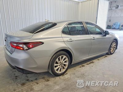 Trzecie zdjęcie samochodu z tyłu: 2023 TOYOTA CAMRY LE VIN:4T1C11AK6PU170779 - miniatura