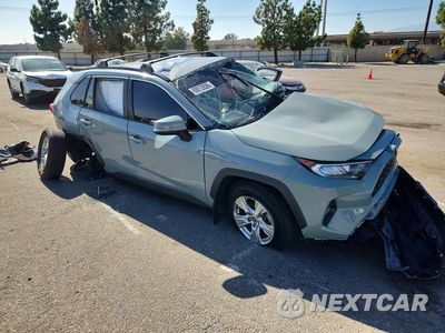 Czwarte zdjęcie samochodu z boku: 2021 TOYOTA RAV4 XLE VIN:2T3W1RFV2MW164396 - miniatura
