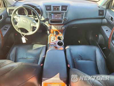 Zdjęcie 8 z 13 samochodu: 2013 TOYOTA HIGHLANDER LIMITED VIN:5TDYK3EH5DS105469 - miniatura