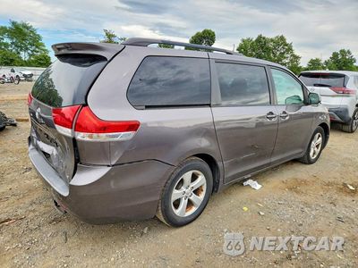 Trzecie zdjęcie samochodu z tyłu: 2014 TOYOTA SIENNA LE VIN:5TDKK3DC9ES512790 - miniatura