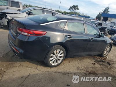 Trzecie zdjęcie samochodu z tyłu: 2018 KIA OPTIMA S VIN:5XXGT4L39JG238528 - miniatura