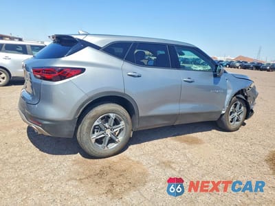 Trzecie zdjęcie samochodu z tyłu: 2026 CHEVROLET BLAZER 2LT VIN:3GNKBCR47TS175408 - miniatura