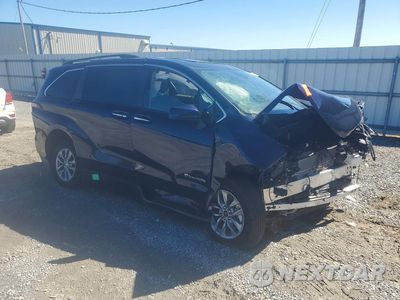 Czwarte zdjęcie samochodu z boku: 2024 TOYOTA SIENNA XLE VIN:5TDJRKEC5RS213108 - miniatura