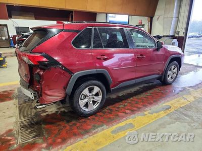 Trzecie zdjęcie samochodu z tyłu: 2024 TOYOTA RAV4 LE VIN:JTMMWRFV6RD271271 - miniatura