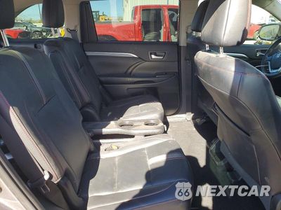 Zdjęcie 11 z 13 samochodu: 2019 TOYOTA HIGHLANDER SE VIN:5TDKZRFHXKS569583 - miniatura