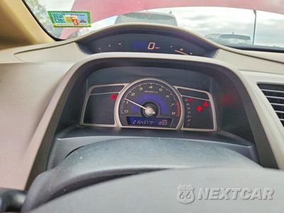 Zdjęcie 9 z 12 samochodu: 2006 HONDA CIVIC LX VIN:1HGFA165X6L146883 - miniatura