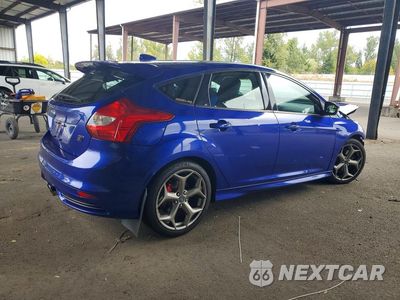 Trzecie zdjęcie samochodu z tyłu: 2014 FORD FOCUS ST VIN:1FADP3L96EL248323 - miniatura