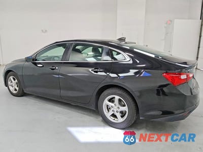 Drugie zdjęcie samochodu z przodu: 2023 CHEVROLET MALIBU LS VIN:1G1ZC5STXPF116423 - miniatura