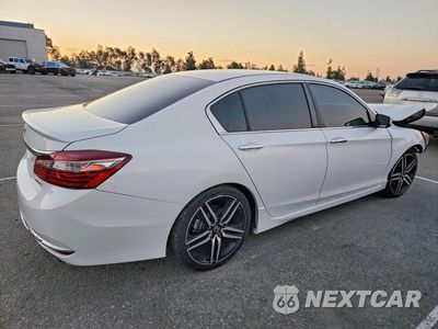 Trzecie zdjęcie samochodu z tyłu: 2017 HONDA ACCORD SPORT VIN:1HGCR2F54HA270194 - miniatura