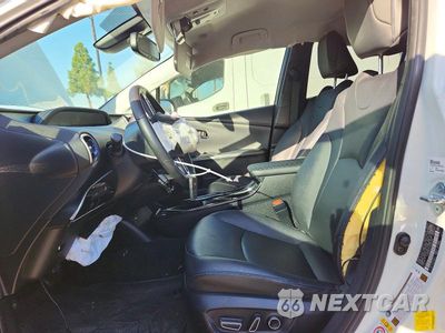 Zdjęcie 7 z 13 samochodu: 2017 TOYOTA PRIUS FOUR TOURING VIN:JTDKARFU1H3033202 - miniatura