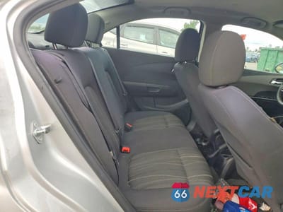 Zdjęcie 10 z 12 samochodu: 2015 CHEVROLET SONIC LT VIN:1G1JC5SB6F4206098 - miniatura