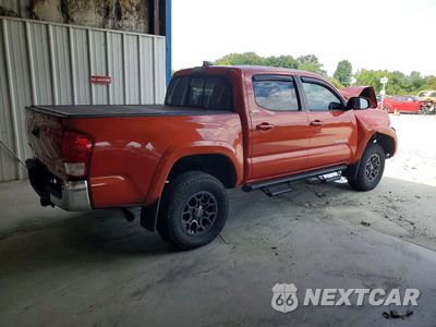 Trzecie zdjęcie samochodu z tyłu: 2017 TOYOTA TACOMA SR5 V6 VIN:5TFCZ5AN7HX121900 - miniatura