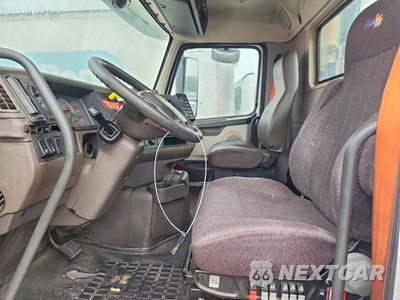 Zdjęcie 7 z 12 samochodu: 2018 VOLVO VNL SEMI TRUCK VIN:4V4N39TG3JN892439 - miniatura