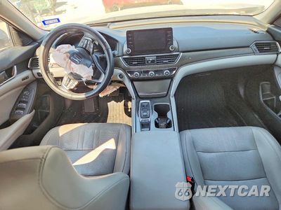 Zdjęcie 8 z 12 samochodu: 2018 HONDA ACCORD TOURING VIN:1HGCV2F91JA036549 - miniatura