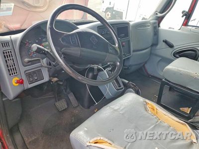 Zdjęcie 8 z 12 samochodu: 2002 INTERNATIONAL 4300 BOX TRUCK VIN:1HTMMAAM82H535064 - miniatura