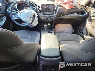 Zdjęcie 8 z 12 samochodu: 2018 CHEVROLET MALIBU LT VIN:1G1ZD5ST7JF110194 - miniatura