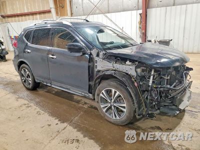 Czwarte zdjęcie samochodu z boku: 2019 NISSAN ROGUE SV VIN:JN8AT2MV3KW387533 - miniatura