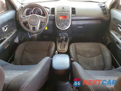 Zdjęcie 8 z 12 samochodu: 2012 KIA SOUL + VIN:KNDJT2A67C7742837 - miniatura