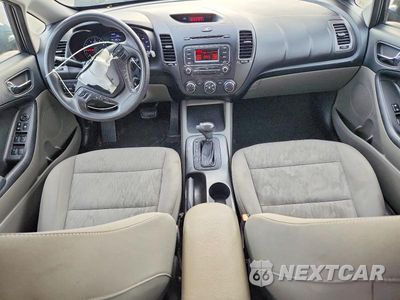 Zdjęcie 8 z 13 samochodu: 2015 KIA FORTE LX VIN:KNAFK4A68F5436571 - miniatura