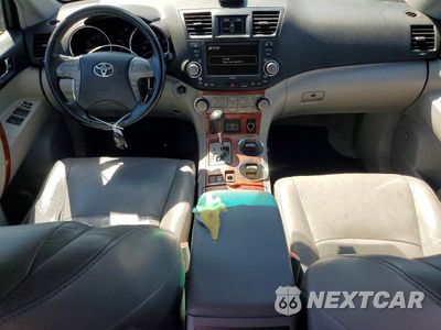 Zdjęcie 8 z 13 samochodu: 2010 TOYOTA HIGHLANDER LIMITED VIN:5TDYK3EH1AS013013 - miniatura