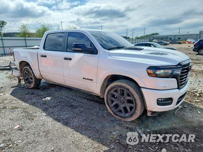 Czwarte zdjęcie samochodu z boku: 2026 RAM 1500 LARAMIE VIN:1C6SRFJP8TN162342 - miniatura
